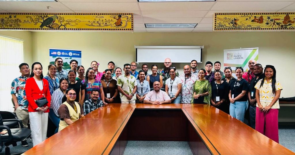 Sen Remengesau with Youth Pacific Leaders